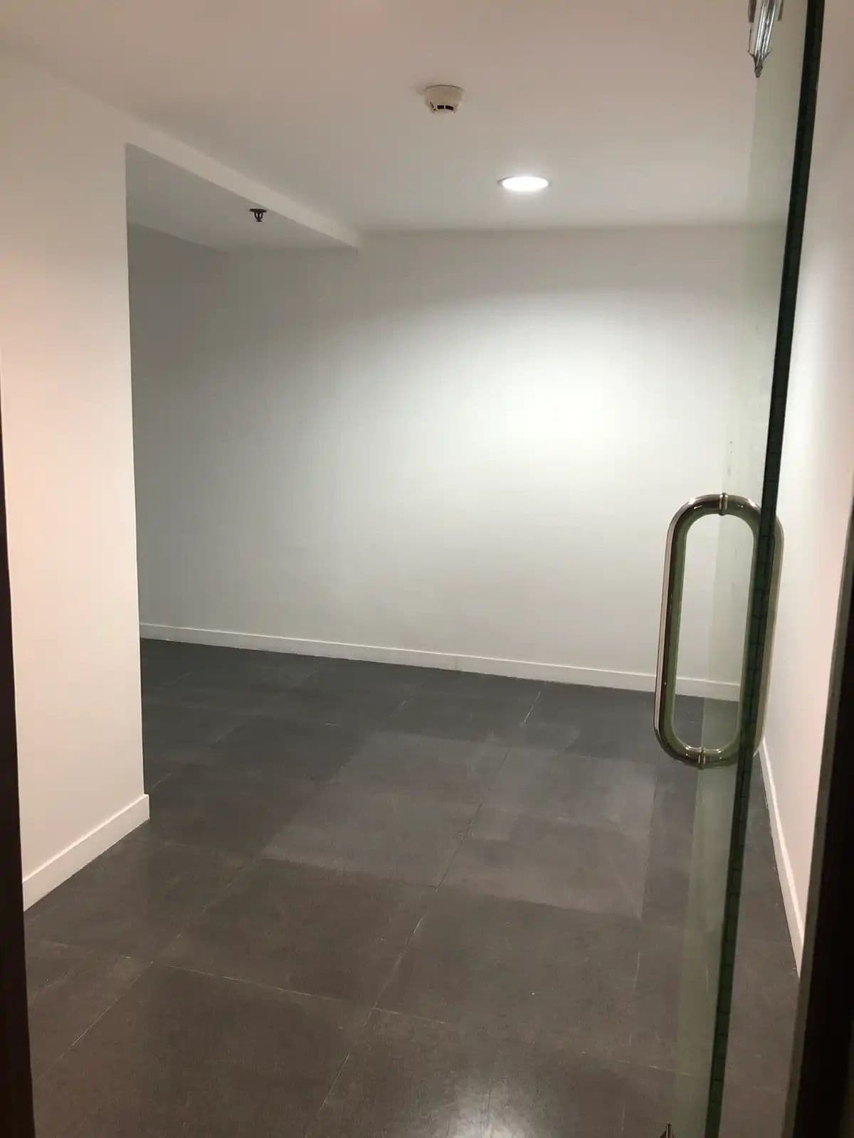 60sqm Office Unit for rent | Makati City_010